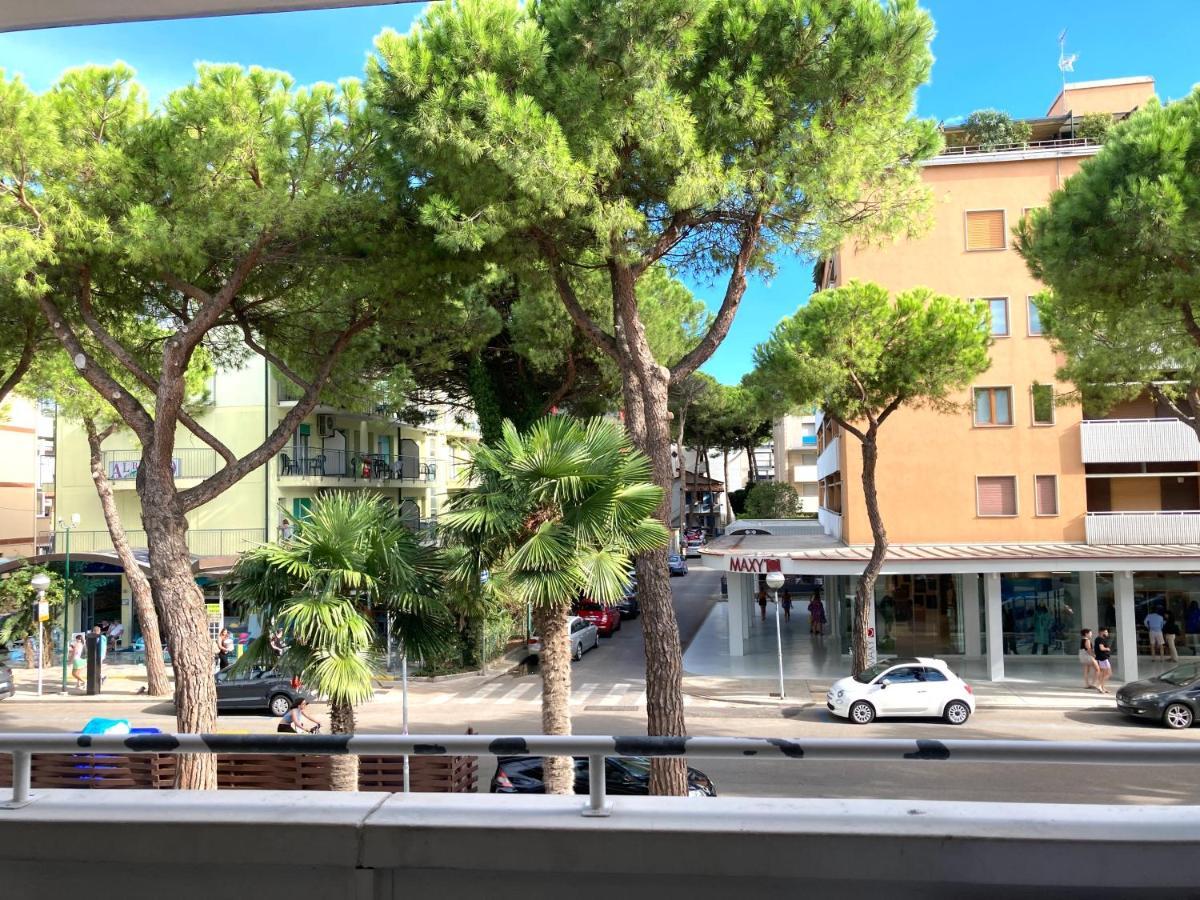 Apartament Sabbiadoro Center Линяно Сабиадоро Екстериор снимка